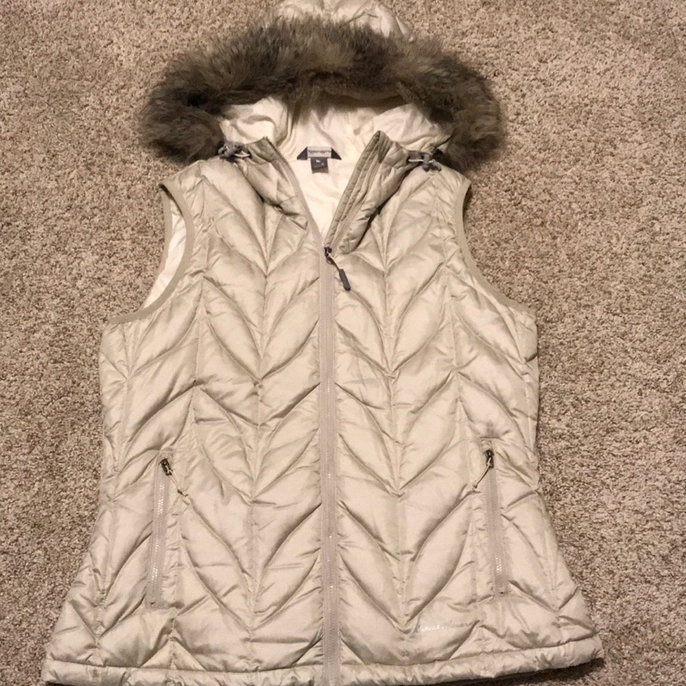Eddie Bauer down best.   Like new.  MEDIUM